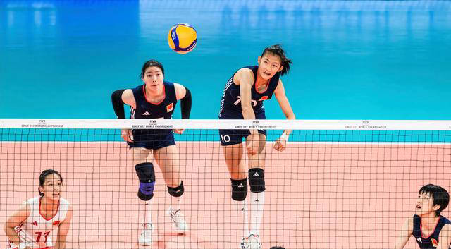 U17女排颁奖典礼乌龙事件：黄悦鑫本应获最佳主攻