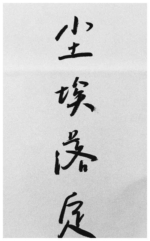 “乌龙事件”？官方查清，摊贩有问题，城管受罚，2大疑问在心头